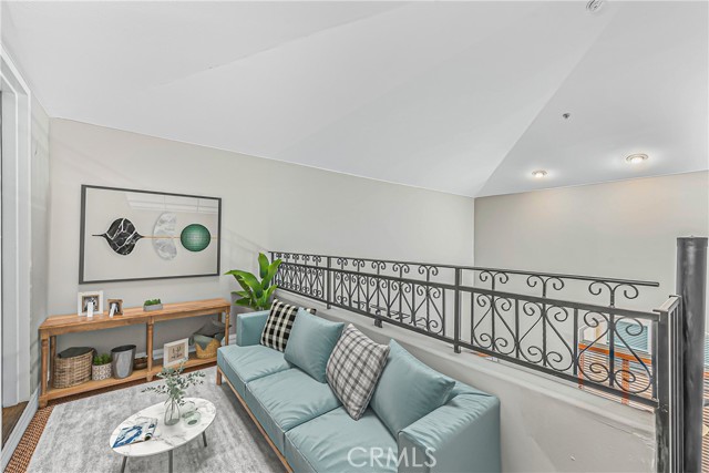 Detail Gallery Image 18 of 33 For 10913 Whipple St #302,  Toluca Lake,  CA 91602 - 2 Beds | 2 Baths