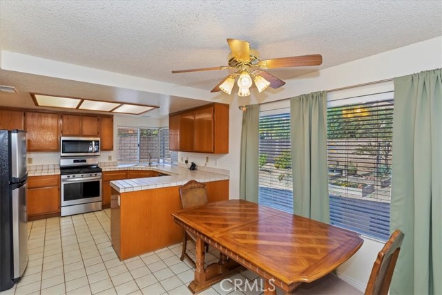 Detail Gallery Image 27 of 56 For 2450 via Pacifica, Corona,  CA 92882 - 4 Beds | 3 Baths
