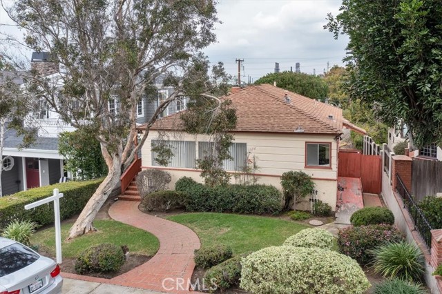 625 33rd Street, Manhattan Beach, California 90266, 3 Bedrooms Bedrooms, ,3 BathroomsBathrooms,Residential,Sold,33rd,OC21258370