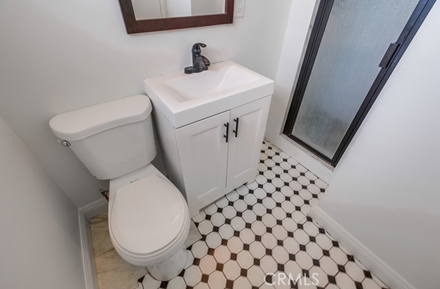 Detail Gallery Image 12 of 17 For 930 N Stanley Ave, West Hollywood,  CA 90046 - 2 Beds | 2 Baths