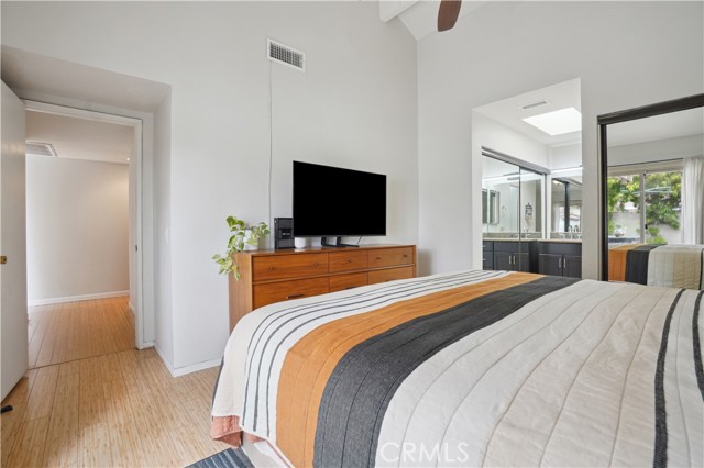 1027 W Rainbow Falls Way, Orange CA: https://media.crmls.org/medias/8f1f958c-513b-4deb-b594-581dc04fa671.jpg