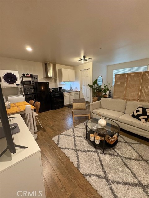 22706 criswell st, West Hills CA: https://media.crmls.org/medias/8f1fbfb5-0262-44b5-a3a4-742f4c6c2a7e.jpg