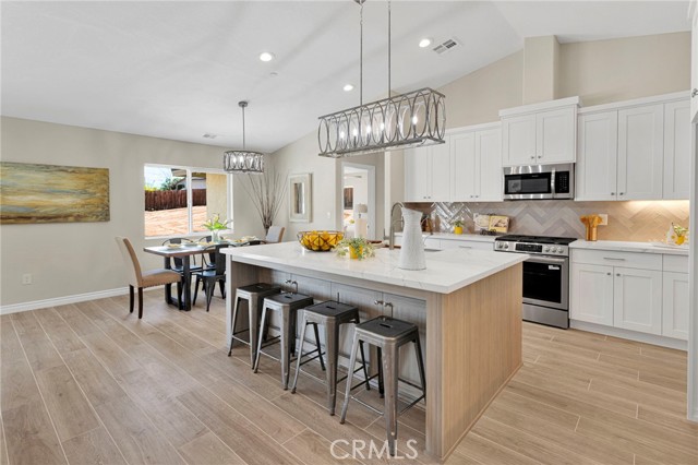 Detail Gallery Image 17 of 63 For 18525 Seaforth, Hesperia,  CA 92345 - 4 Beds | 2/1 Baths