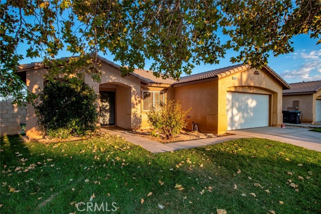 Detail Gallery Image 1 of 18 For 45444 Spahn Ln, Lancaster,  CA 93535 - 4 Beds | 2 Baths