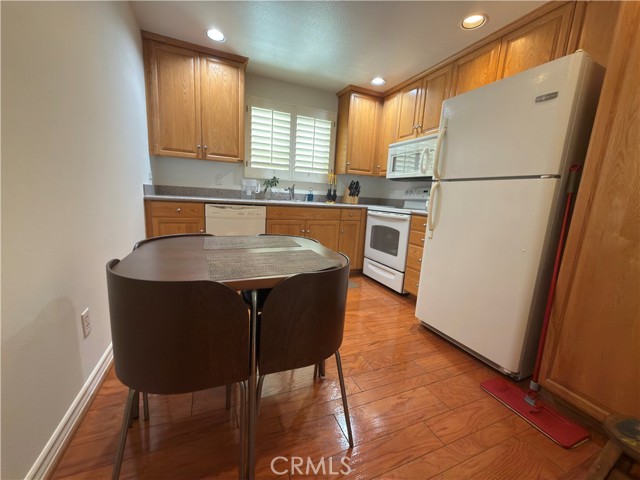 Detail Gallery Image 4 of 15 For 2233 Martin #324,  Irvine,  CA 92612 - 1 Beds | 1 Baths