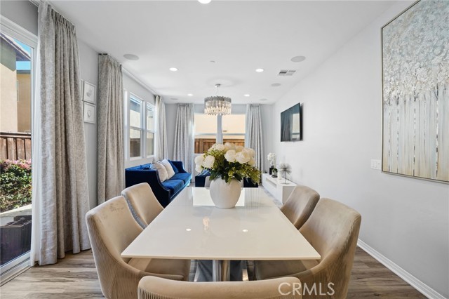 825 Sweetbay Lane, Los Angeles CA: https://media.crmls.org/medias/8f2135ce-631d-4d7f-bb8e-dd6198d7b090.jpg