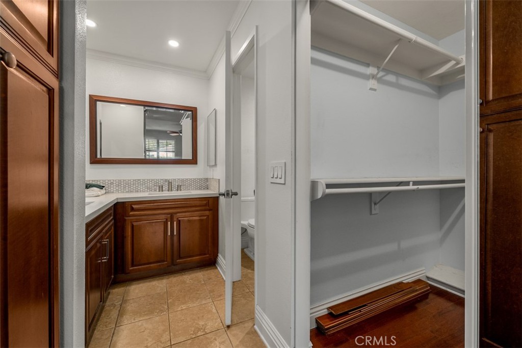 MLS #OC25268747 image #16