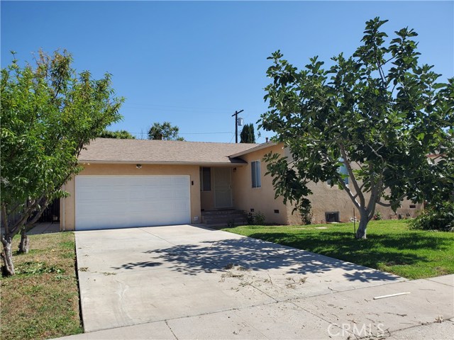 17961 Lull Street, Reseda CA: https://media.crmls.org/medias/8f21b91e-199b-40ec-8594-d5992d84db73.jpg