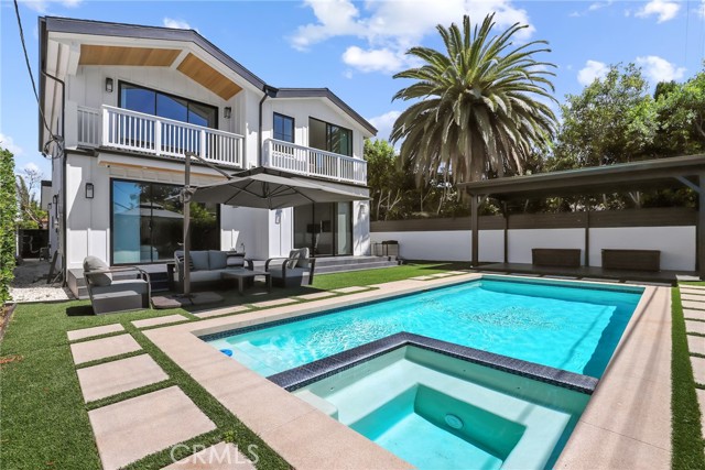 535 N Sierra Bonita Avenue, Los Angeles CA: https://media.crmls.org/medias/8f2209fc-6c89-4a93-8c50-7a1cff686ca3.jpg