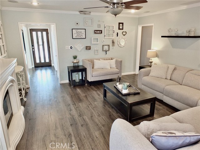 4513 N Paramount Boulevard, Lakewood CA: https://media.crmls.org/medias/8f224733-4856-4cbb-b691-bf56140ed054.jpg