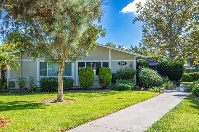 Detail Gallery Image 2 of 22 For 594 Avenida Majorca a,  Laguna Woods,  CA 92637 - 2 Beds | 1 Baths