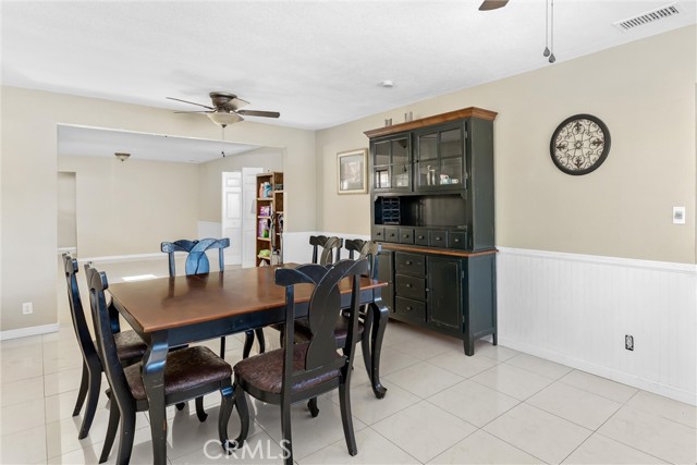 Detail Gallery Image 13 of 45 For 13447 Iroquois Rd, Apple Valley,  CA 92308 - 4 Beds | 3 Baths