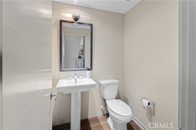 Detail Gallery Image 14 of 51 For 1530 Greenwich Way, Costa Mesa,  CA 92627 - 2 Beds | 3/1 Baths
