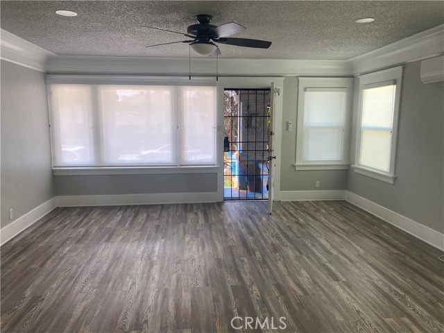 Detail Gallery Image 3 of 22 For 4345 Burns Ave, Los Angeles,  CA 90029 - 2 Beds | 2 Baths