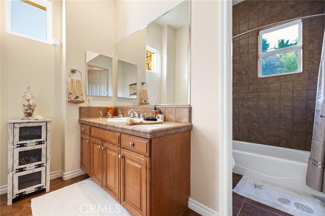 33260 Susan Grace Court, Temecula CA: https://media.crmls.org/medias/8f243024-95e9-441e-a65e-4ba75e22a3df.jpg
