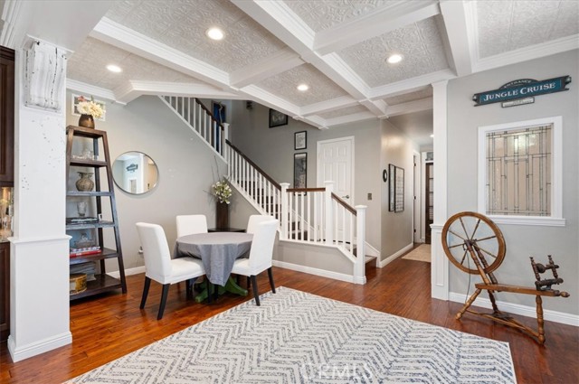 22517 Skipping Stone Drive, Saugus CA: https://media.crmls.org/medias/8f2647d8-78b1-4d0a-8459-f4bea911f1f2.jpg