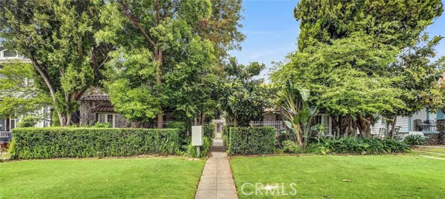 581 N Euclid Avenue, Upland CA: https://media.crmls.org/medias/8f271671-6194-4aec-9df7-bc17336f07bc.jpg