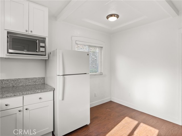 1406 Argonne Avenue, Long Beach CA: https://media.crmls.org/medias/8f274735-6878-4851-84f7-37390d04ce34.jpg