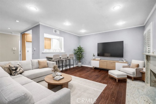 Detail Gallery Image 8 of 38 For 2325 S Mira Ct, Anaheim,  CA 92802 - 2 Beds | 1/1 Baths