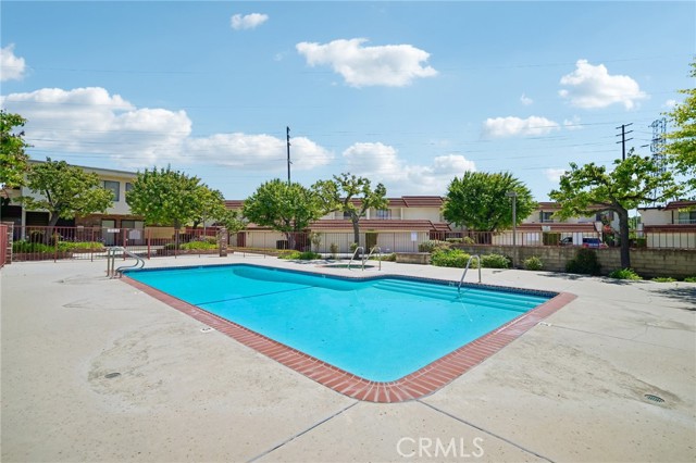 Detail Gallery Image 21 of 21 For 9950 Reseda Bld #7,  Northridge,  CA 91324 - 3 Beds | 2/1 Baths