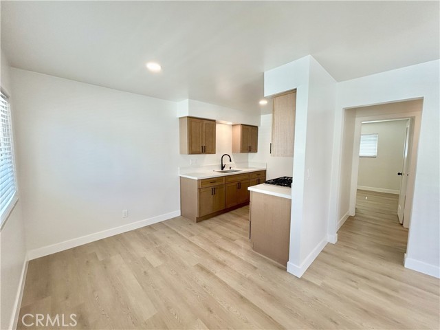 895 N Euclid Avenue, Pasadena CA: https://media.crmls.org/medias/8f27c7e8-bee5-434f-850a-9f21eef6a67d.jpg