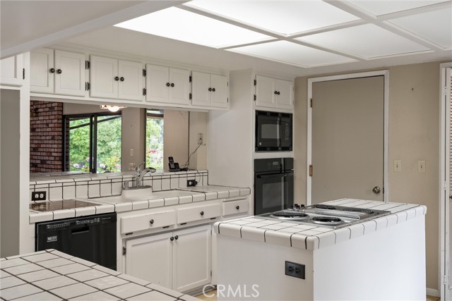 55 Roseanna Court, Chico CA: https://media.crmls.org/medias/8f27e497-20aa-433b-91ec-3f204148f33f.jpg