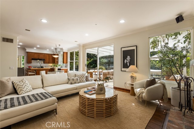 Detail Gallery Image 15 of 55 For 5985 Vista De La Luz, Woodland Hills,  CA 91367 - 4 Beds | 3/1 Baths