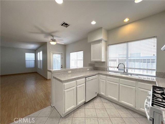Detail Gallery Image 4 of 23 For 1729 Sunflower Ave a,  Glendora,  CA 91740 - 3 Beds | 3 Baths