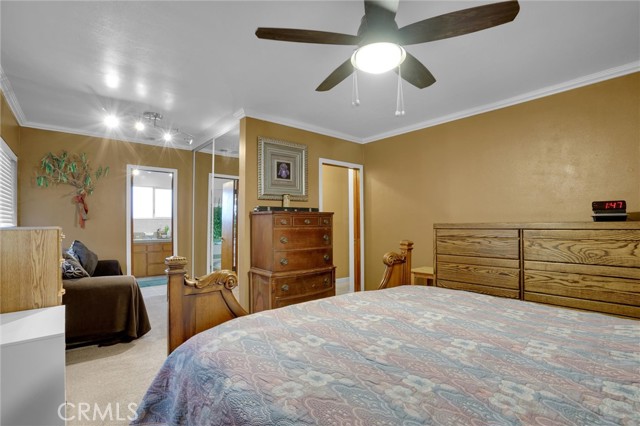 Detail Gallery Image 12 of 40 For 13703 Bluegrove Ave, Bellflower,  CA 90706 - 4 Beds | 2 Baths