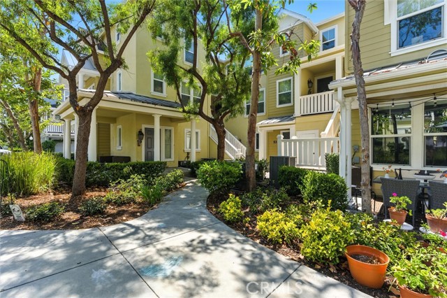 57 Hinterland Way, Ladera Ranch CA: https://media.crmls.org/medias/8f293136-c96d-491a-b581-872e56e700c1.jpg