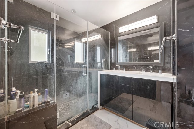 Detail Gallery Image 18 of 53 For 515 La Loma Rd, Glendale,  CA 91206 - 4 Beds | 5 Baths