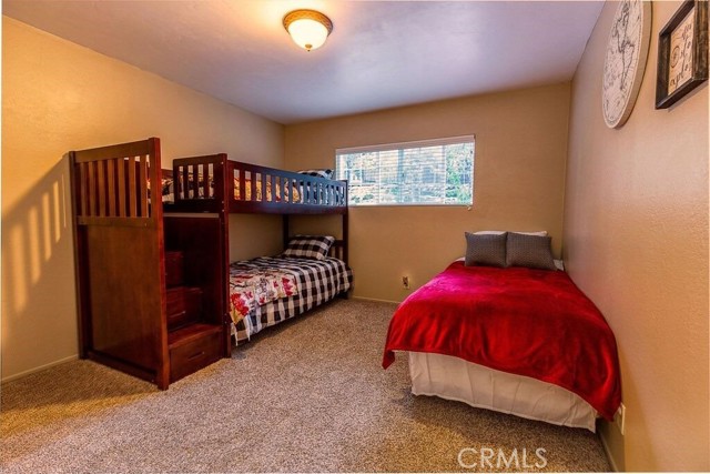 Detail Gallery Image 11 of 17 For 1346 Sequoia Dr, Lake Arrowhead,  CA 92352 - 3 Beds | 2 Baths