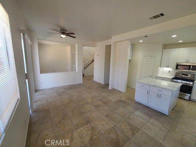 Detail Gallery Image 6 of 9 For 6492 Haven View, Jurupa Valley,  CA 92509 - 4 Beds | 2/1 Baths