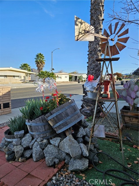 Detail Gallery Image 2 of 28 For 1025 S Lyon Ave, Hemet,  CA 92543 - 2 Beds | 2 Baths