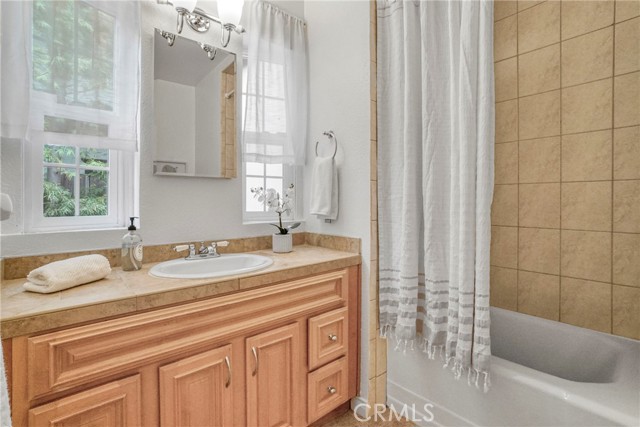 4299 Bakman Avenue, Studio City CA: https://media.crmls.org/medias/8f2b698a-6dd8-4428-aaca-198ef7b2c09d.jpg