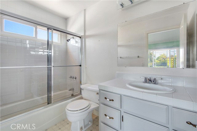 4520 Graywood Avenue, Long Beach CA: https://media.crmls.org/medias/8f2bf509-1b20-4bf9-a715-fffc31212b8f.jpg