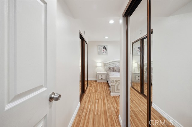 301 W Loraine Street, Glendale CA: https://media.crmls.org/medias/8f2d07d3-d881-4f51-83e8-a3f93f30641c.jpg