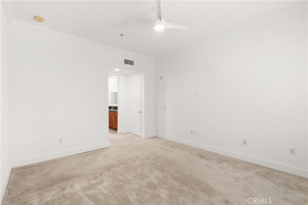 MLS #OC25242083 image #9