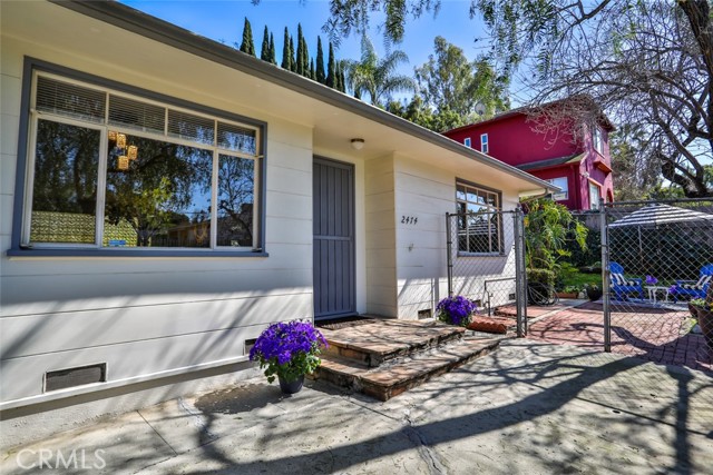 Detail Gallery Image 1 of 1 For 2474 Silver Lake Bld, Los Angeles,  CA 90039 - 3 Beds | 2 Baths