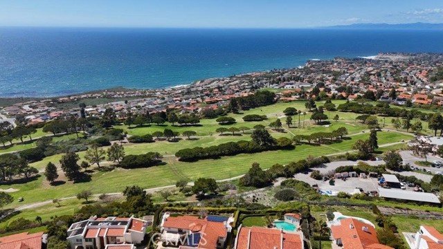 6888 Alta Vista Drive, Rancho Palos Verdes CA: https://media.crmls.org/medias/8f2df22f-242a-483e-b472-274e15249b5f.jpg