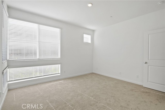 Detail Gallery Image 9 of 30 For 960 N Tangent Privado #305,  Ontario,  CA 91764 - 3 Beds | 2 Baths