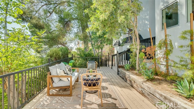 Image 4 of 75 For 854 Avenue 37