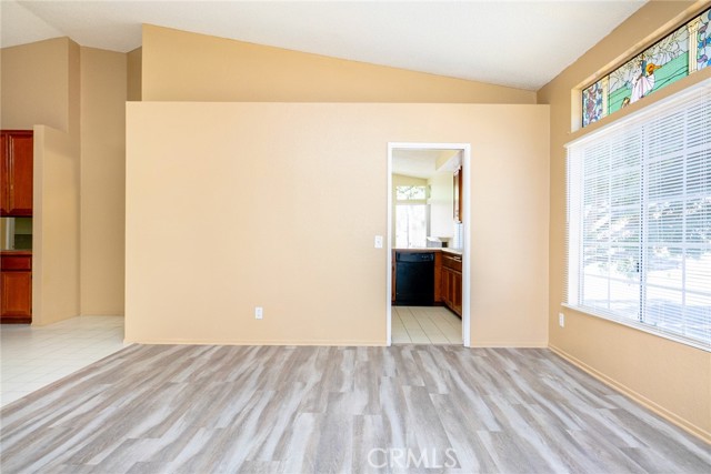 Detail Gallery Image 7 of 38 For 23939 Brittlebush Cir, Moreno Valley,  CA 92557 - 3 Beds | 2 Baths