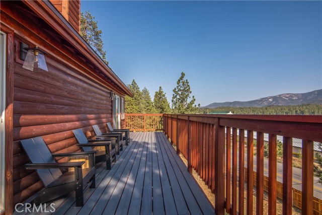 Detail Gallery Image 11 of 39 For 1002 White Mountain, Big Bear City,  CA 92314 - 4 Beds | 3/1 Baths