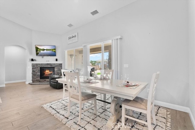 Detail Gallery Image 14 of 39 For 15345 Farmington St, Hesperia,  CA 92345 - 4 Beds | 3 Baths