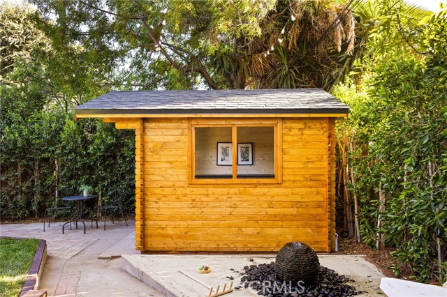 215 Branch Street, Los Angeles CA: https://media.crmls.org/medias/8f308516-a2e8-47ad-92fa-6cedf6e3e665.jpg