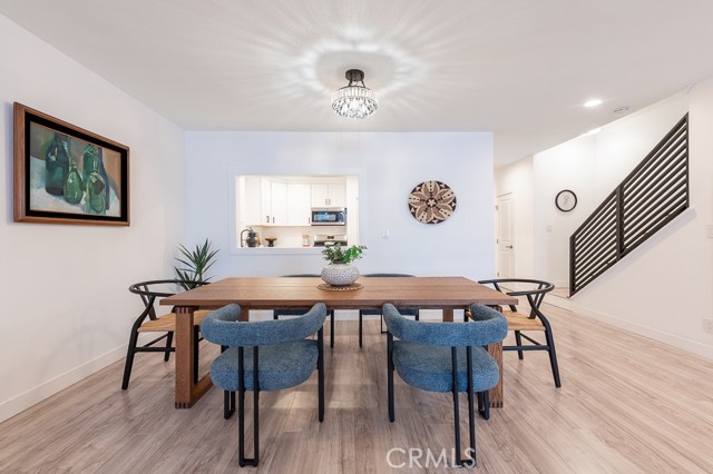 Detail Gallery Image 15 of 35 For 839 Larrabee St #6,  West Hollywood,  CA 90069 - 2 Beds | 2/1 Baths