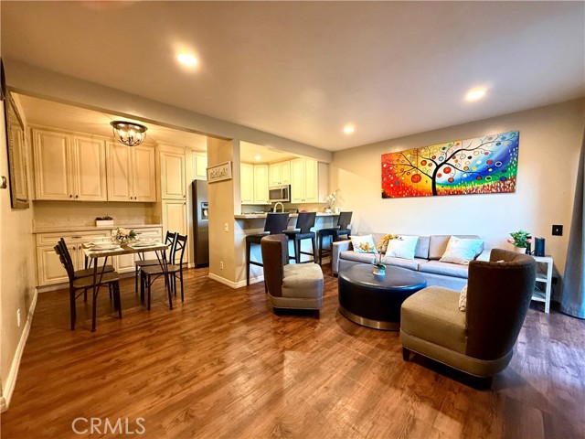 Detail Gallery Image 1 of 31 For 1371 S Walnut St #3006,  Anaheim,  CA 92802 - 2 Beds | 1/1 Baths