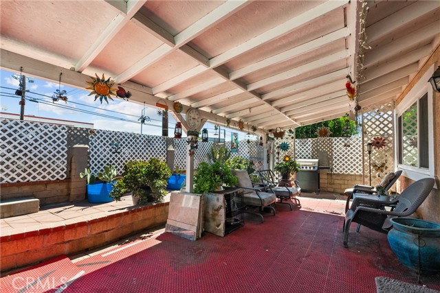 13086 Foothill Boulevard, Sylmar CA: https://media.crmls.org/medias/8f31e25a-ce83-4e54-a560-9f591b5b9b12.jpg