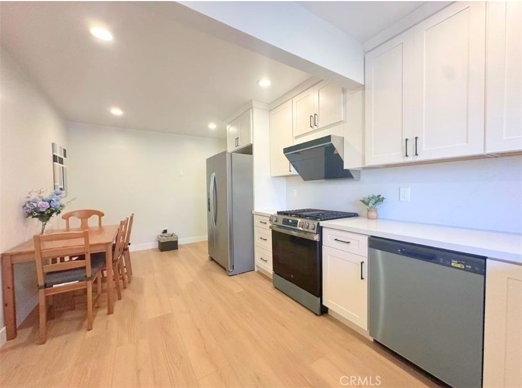 637 W Floral Drive